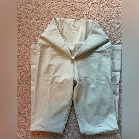 Aritzia TNA Light Leggings - Picture 5 of 5